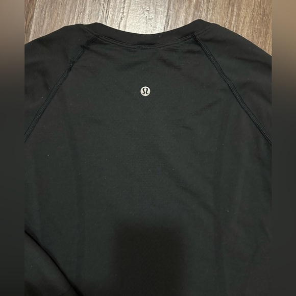 Lululemon Swiftly Tech Long-Sleeve Shirt in Black. Size 10 - Picture 7 of 13